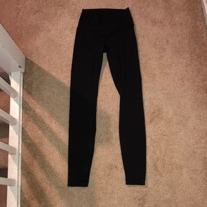 BLACK LULULEMON TIGHTS!!